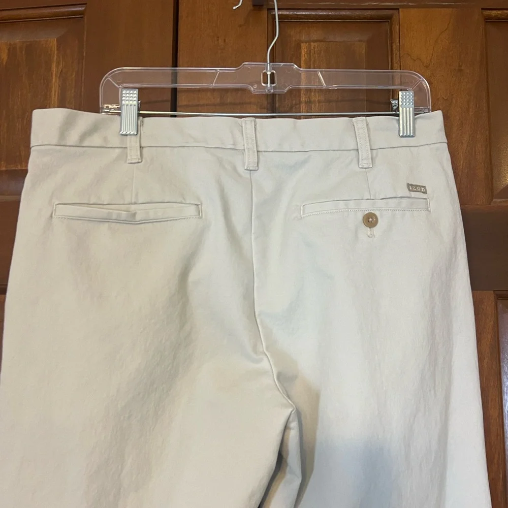 Izod Tan Chinos Classic Straight-Leg, Size 32 x 32 - Picture 7 of 13